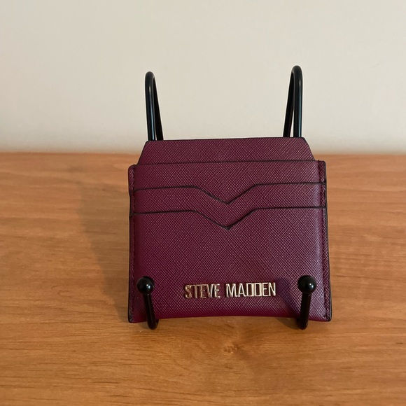 Steve Madden Burgundy cardholder - Picture 3 of 4